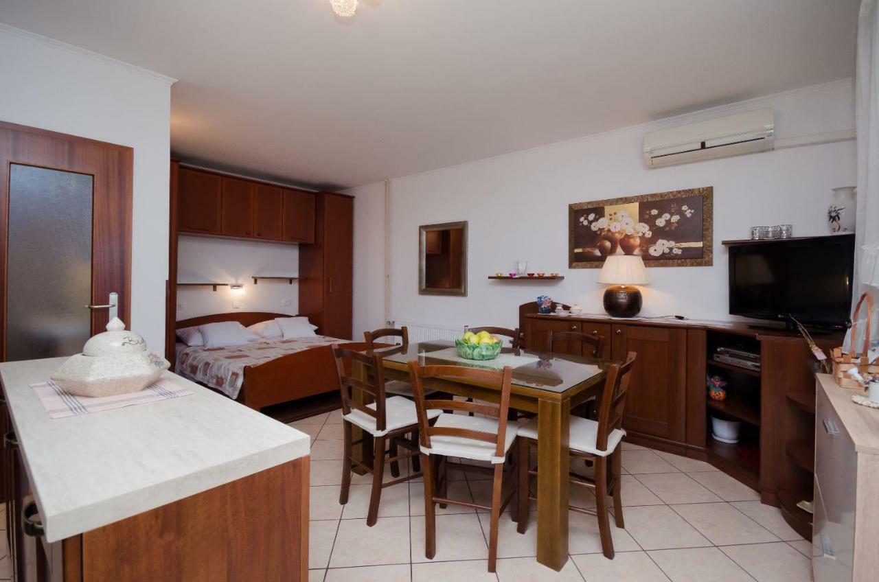 Apartments Zeljko Lovran Rom bilde